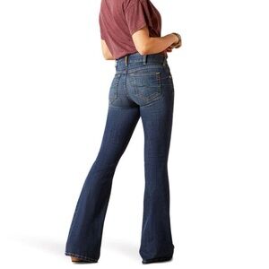 Ariat R.E.A.L. Perfect Rise Zoe Flare Jean 27s super cute stylish cowgirl jeans.